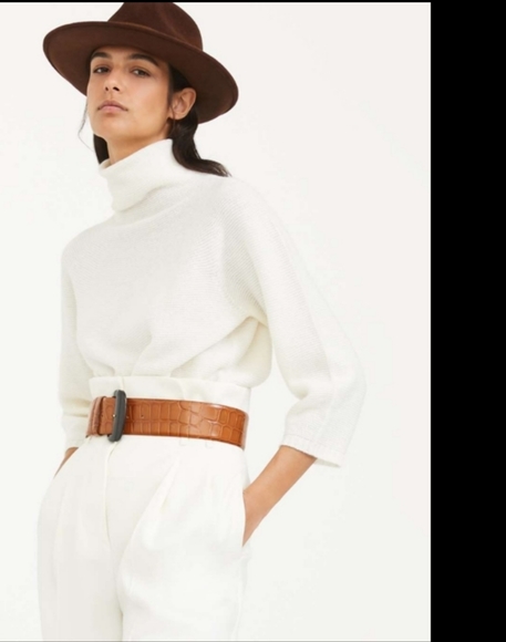 MaxMara Wool and Cashmere Blend Mochneck Sweater in Royal Blue - Picture 12 of 15